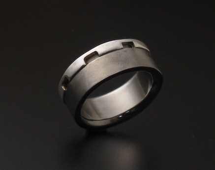 異種金属組み合わせの結婚指輪
