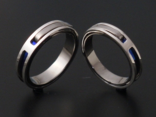 チタンとシルバーの結婚指輪