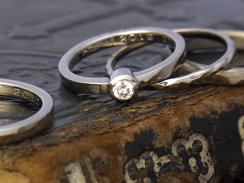 ダイヤチタン婚約指輪