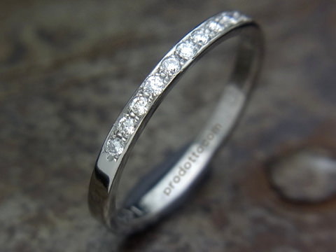 チタンのハーフエタニティ婚約指輪