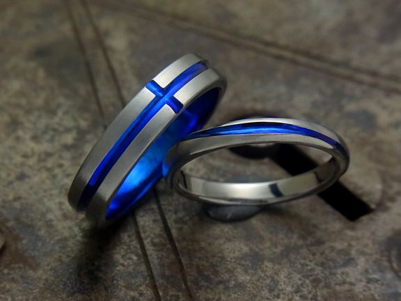 金属アレルギーフリー　青いリーフ結婚指輪