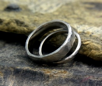 ジルコニウムとハフニウムの結婚指輪